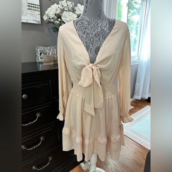 Tie-Front Ruffle Mini Dress – Boho Chic Size M - Picture 5 of 17